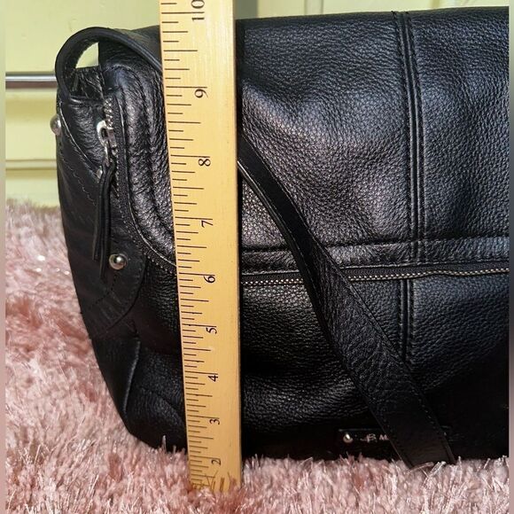 B Makowsky black heavy pebble leather zip fold over crossbody bag EUC - Picture 5 of 12
